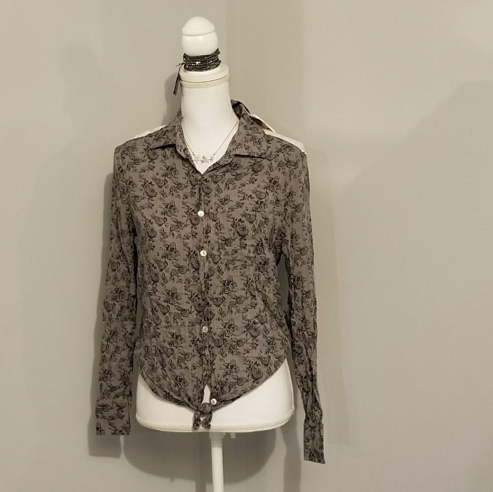 New snall gray with lace back button down shirt